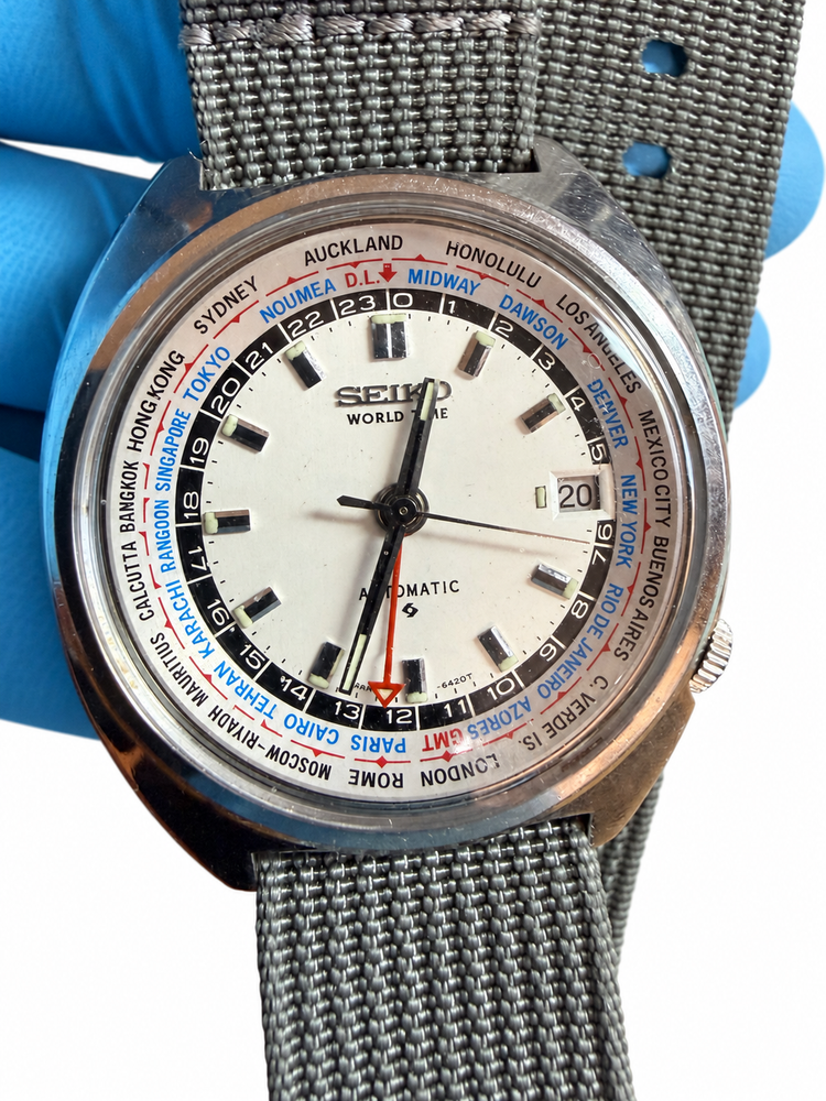 Vintage Seiko World Time Automatic 6117-6400 17J World Time Date White Dial