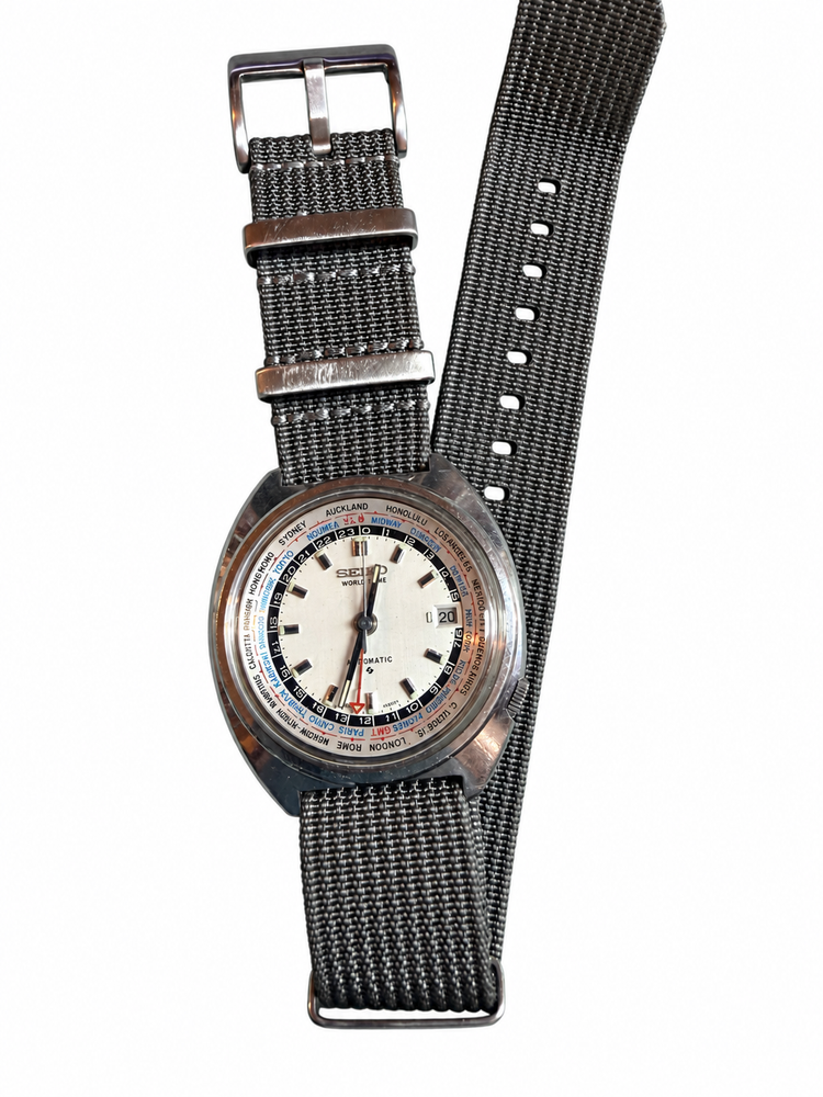 Vintage Seiko World Time Automatic 6117-6400 17J World Time Date White Dial