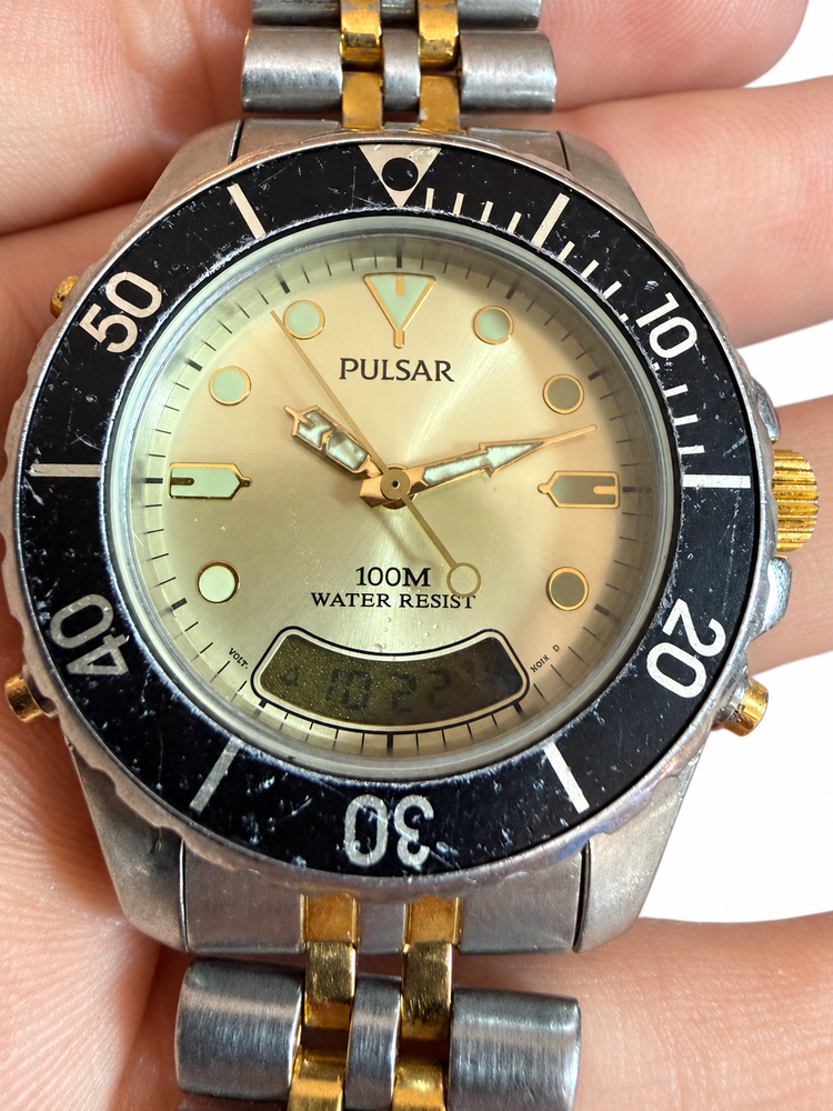 Pulsar V071-X010 Analog-Digital Quartz Diver - Two-Tone Bracelet - Date - Black