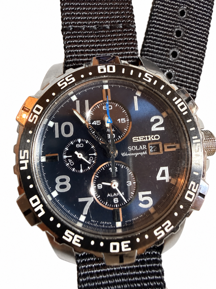 Seiko Solar Chronograph V172-0AT0 Alarm Date 10BAR Black Dial Nylon